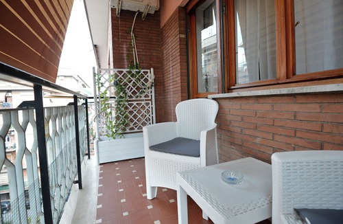 Quartiere XXII Collatino Apartment | Casa Verde Salvia[2 rooms,6PAX][Wi-fi-A/C]5 min Station,Late-check-in breakfast