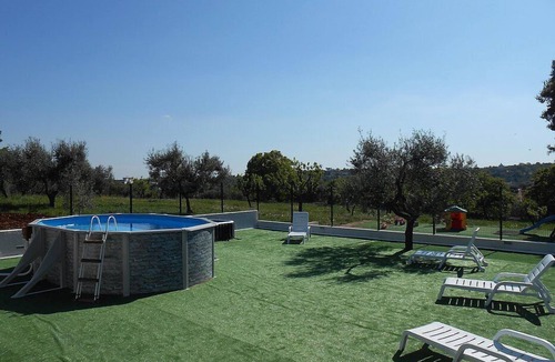 Casalini House | Casa Viola D: A welcoming apartment surrounded by the greenery, with Free WI-FI.