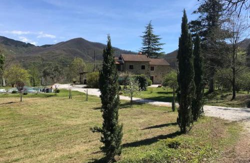 Fosdinovo Villa | Casale del Pozzo-Villa with pool - Fosdinovo in the borgo of Pulica