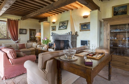 Melezzole Villa | Casale Patrizia 7+1 - 4 Bedrooms and en-suite bathrooms - Secluded swimming pool