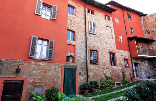 Mombaruzzo House | CasaVisconti Moscato solution among the Unesco vineyards free wifi