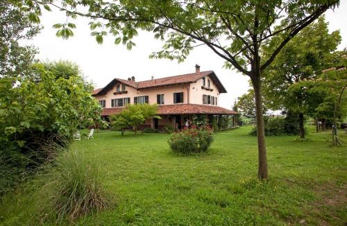 Cellarengo House | Cascina Papa Mora