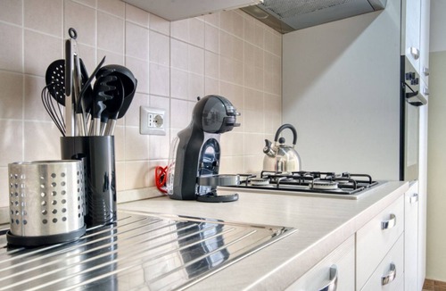 Milan Apartment | CaseOspitali - Casa Luce bilo next San Raffaele