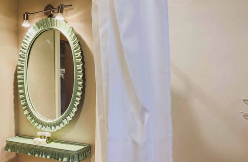 Torre de' Passeri Apartment | "Castle" apartment with one double room and two single beds