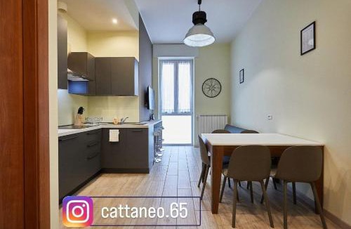 Lecco Apartment | Cattaneo 65 3 bedrooms 5 minutes from lake and station w parking