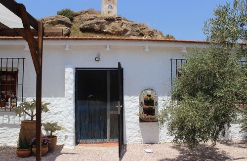 Lorca Villa | Cave houses sleeping 8 people with swimming pool. Close to Playas Calnegre.