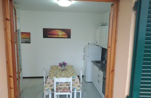 Marina di Cecina Apartment | Cecina mare 200 mt from the sea ground floor, separate entrance, sleeps 4
