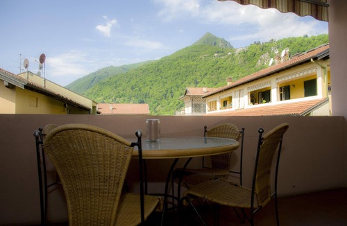 Cannero Riviera Apartment | Central and quiet 3½-room apartment with beautiful lake view