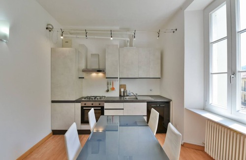 Cernobbio Apartment | Central in Cernobbio with balcony (VOLTA Central Apartment)