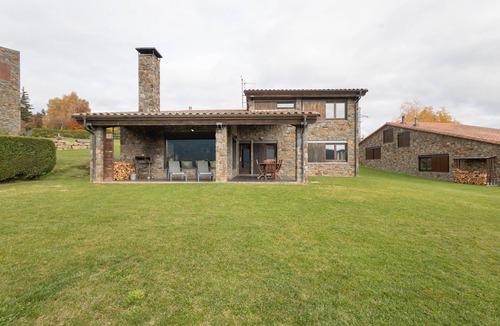 Campelles Ski Chalet | Chalet 'Casa Campelles 2' with Mountain View, Shared Terrace and Wi-Fi