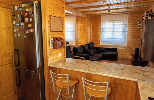 Calafell House | Chalet 'Casa de Madera' with Mountain View, Garden, A/C, Pool & Wi-Fi