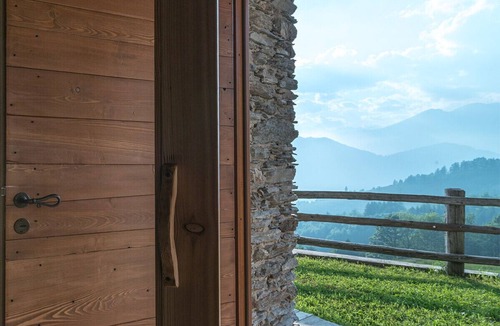 Marmora Ski Chalet | Chalet 'Civico 12' with Mountain View, Shared Garden and Wi-Fi