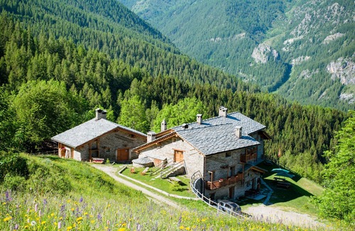 Marmora Ski Chalet | Chalet 'Civico 5' with Mountain View, Shared Garden and Wi-Fi