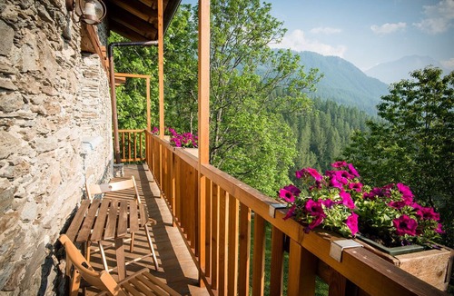 Marmora Ski Chalet | Chalet 'Civico 9' with Mountain View, Shared Garden and Wi-Fi