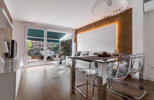 Canillas House | Chalet independiente de diseño con Patio Privado