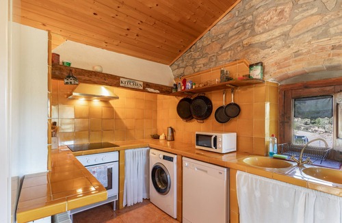 La Molsosa Ski Chalet | Chalet 'Masia La Clariana' with Mountain View, Private Pool and Wi-Fi