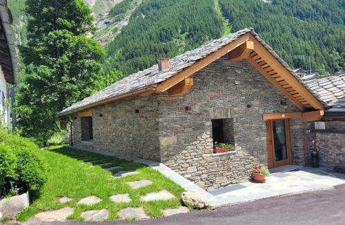 Rhemes-Saint-Georges House | Chambres d'Hotes Rue Saint Bernard