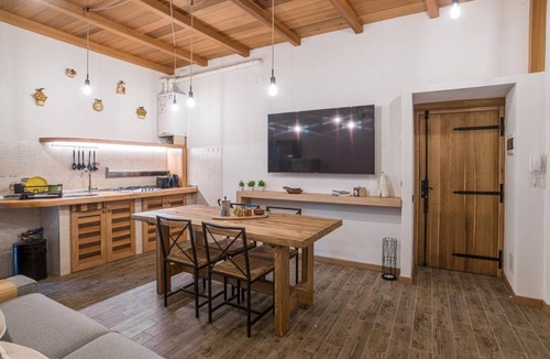 Moltrasio Apartment | Characteristic newly renovated property located in a typical hamlet in the village of Moltrasio, a town in a strategic position just 9km from the center of Como and 25km from Menaggio! The house can accommodate up to 4 people and is accessed via a stairc