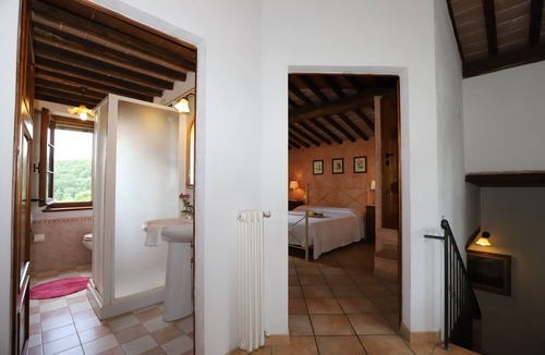 Radicondoli House | Characteristic stone built house with private pool near Radicondoli