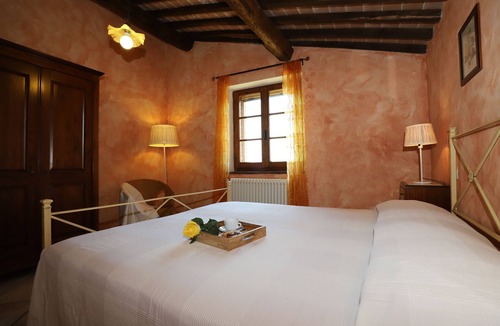 Radicondoli House | Characteristic stone built house with private pool near Radicondoli