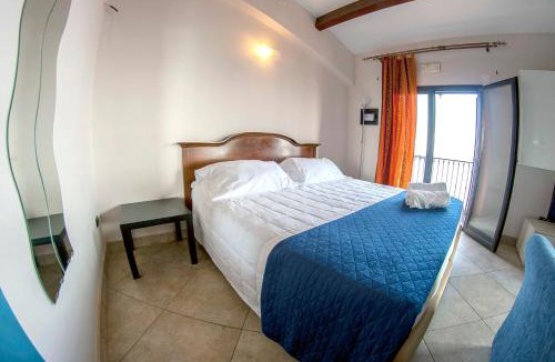 Capo Mulini Apartment | Charming apartment in Capo Mulini with sea view - 50 m²