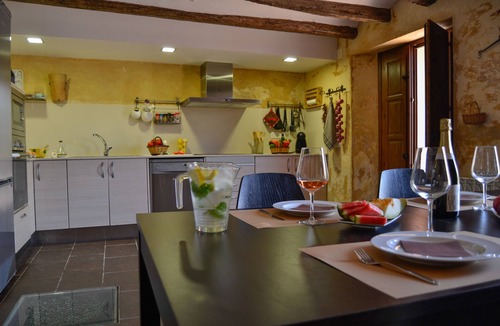 El Vendrell Cottage | Charming cottage for couple 8/11 people very close to the beach