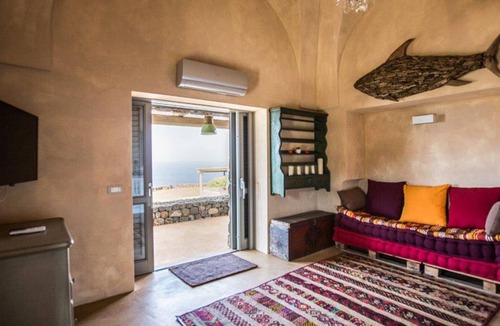 Pantelleria House | charming Dammuso included in the farm Dammusi Posidonia, with pool and sea view
