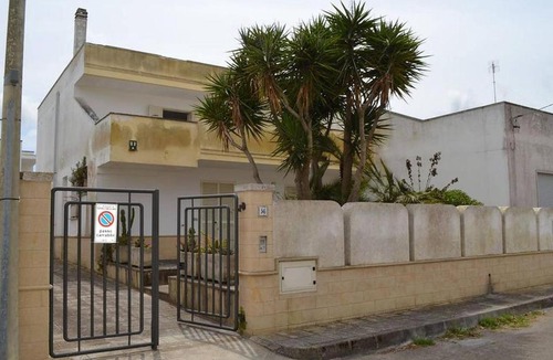 San Foca Apartment | Charming Holiday Home Near The Beach With A Terrace, Parking Available, Pets