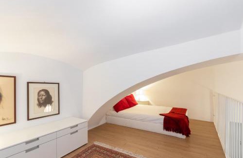 Roman Quarter Apartment | Charming Studio near Piazza Castello by Wonderful Italy