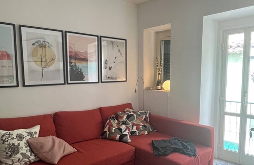 Casoli House | Charming townhouse with terrace and garden in the center of a market town