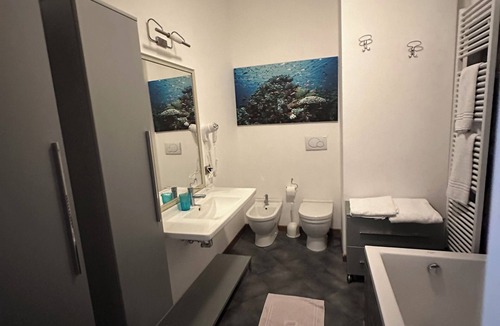 San Babila Apartment | Chiossetto House apartment in downtown Milan