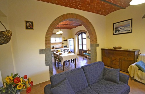 Cortona Apartment | City/Village Apartment in Cortona with 2 bedrooms sleeps 4