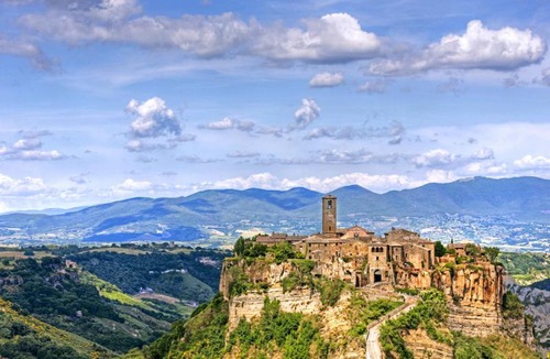 Civita di Bagnoregio Villa | Civita di Bagnoregio Villa Sleeps 8 WiFi