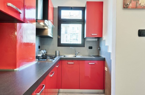 Vanchiglietta Apartment | Colorful Vanchiglietta Appt x5! PRIVATE GARAGE