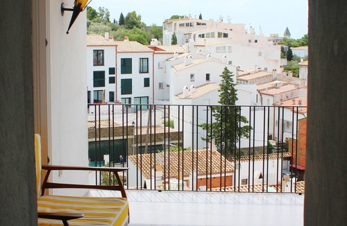 Cadaques Apartment | Comfortable apartment, very quiet, superb sea view, sleeps 4/6