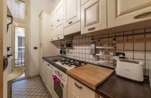 Rione XVIII Castro Pretorio Apartment | Comfortable apartment located on the second floor, of four in total, of a building without lift.In 40 m2 of space it accommodates four people with a double bedroom on the mezzanine and a foldaway double bed in the living room.It is located 700 meters wal