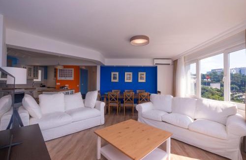 Kabatas Apartment | Contemporary Waterfront Apt with a Stunning View