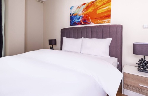 Maltepe Apartment | Convenient Flat w Balcony 7 min to IKEA