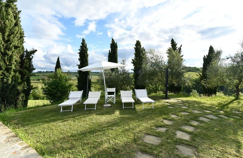Ponte di Gabbiano Apartment | Cosy apartment for 4 people with A/C, pool, WIFI, TV and pets allowed, close to Siena
