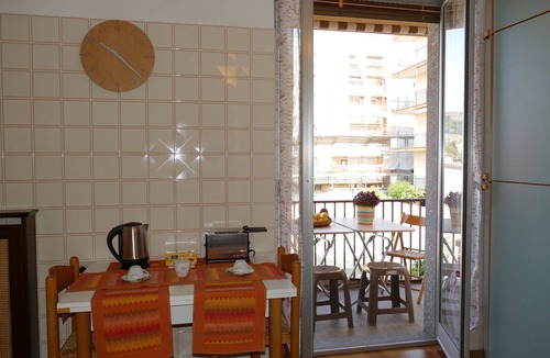 Lavina Apartment | Cosy apartment for 5 guests with A/C, WIFI, balcony and pets allowed