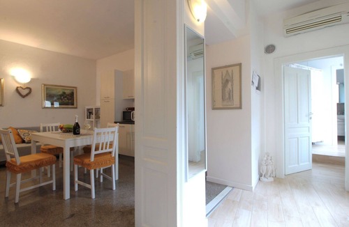 Valdobbiadene Apartment | Cosy apartment for 2 people with WIFI, A/C, TV and balcony