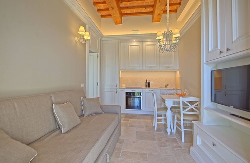 Cerreto Guidi Apartment | Cosy apartment for 3 guests with pool, WIFI, A/C, TV and panoramic view