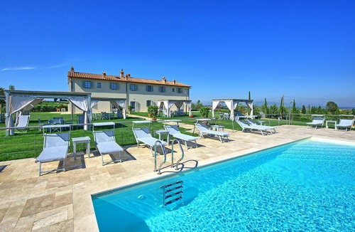 Cerreto Guidi Apartment | Cosy apartment for 3 guests with pool, WIFI, A/C, TV and panoramic view