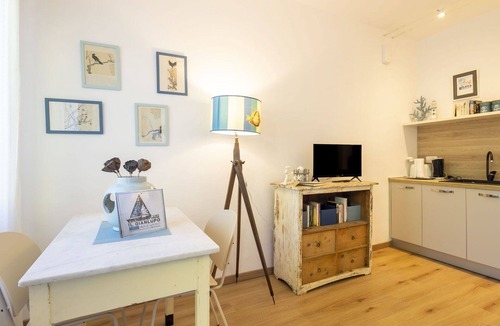 Belgirate Apartment | Cosy apartment for 3 guests with WIFI, TV and terrace