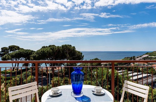Bussana Apartment | Cosy apartment for 5 guests with WIFI, A/C and pets allowed