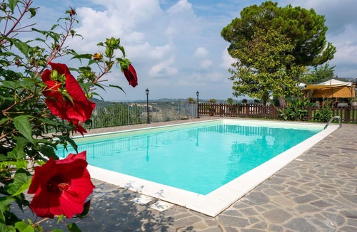 Vinchio Apartment | Cosy apartment for 5 guests with pool, A/C, WIFI, TV, terrace, pets allowed and panoramic view