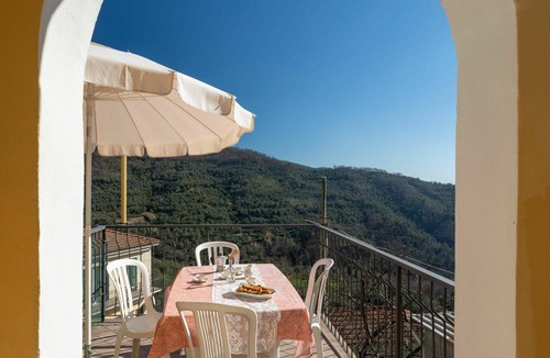 Vasia Apartment | Cosy apartment for 6 people with WIFI, terrace and pets allowed