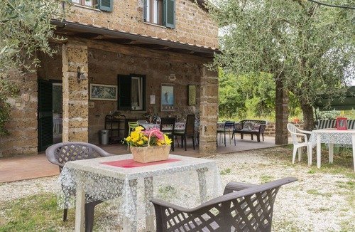 Corchiano Apartment | Cosy apartment for 8 guests with pool, WIFI, TV, patio and pets allowed