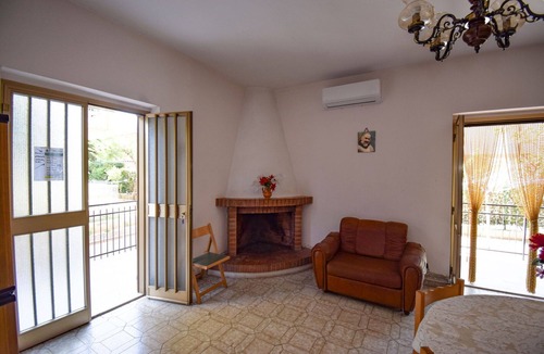 Villapiana Lido Apartment | Cosy apartment for 6 people with A/C, TV and pets allowed