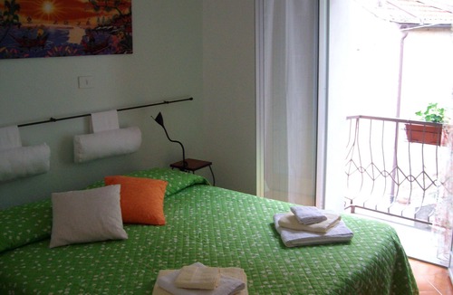 Torria House | Country house with sun terrace overlooking the hills and breathtaking Alps
